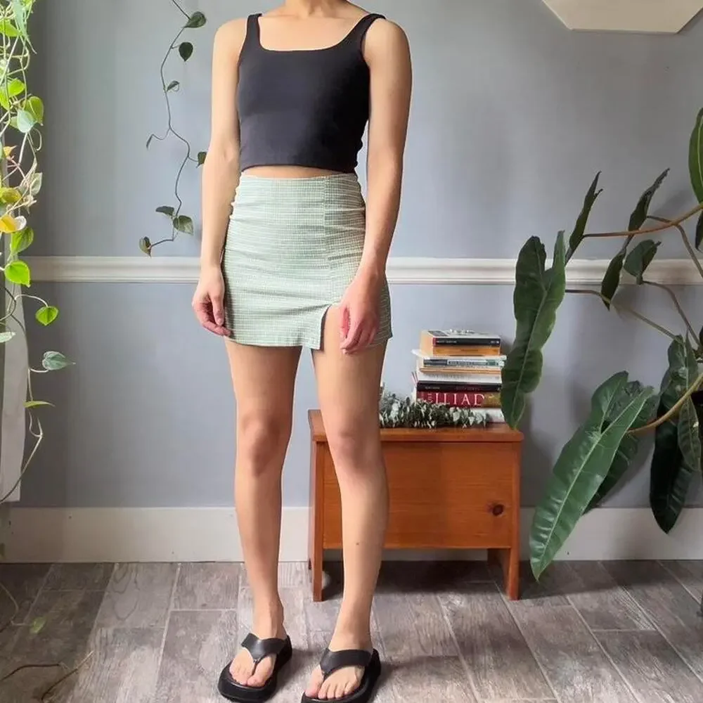 Gap cropped black tank xs - Picture 2 of 6